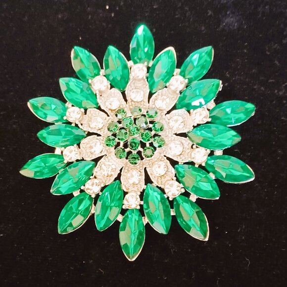 Lovely Green & Clear Rhinestone 3" Brooch - Picture 4 of 5